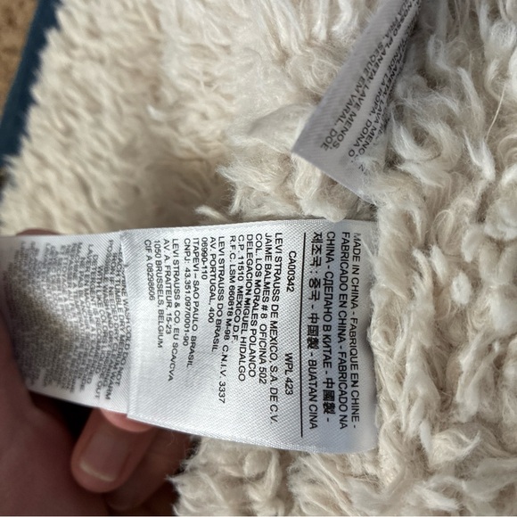 Levi's White Sherpa Lined Denim Vest - Picture 4 of 7